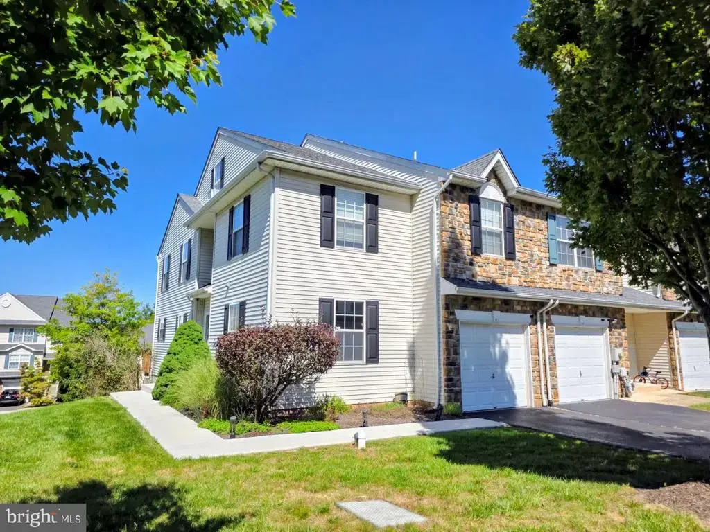 451 Glenn Rose Cir, KING OF PRUSSIA
