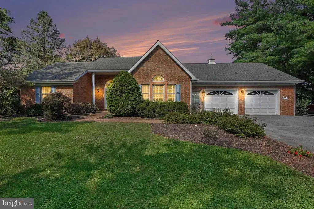729 Schaeffer Rd, LEBANON