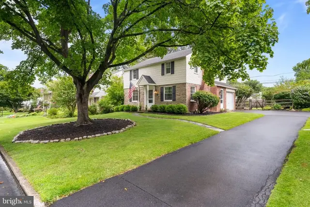 712 Avondale Rd, Glenside