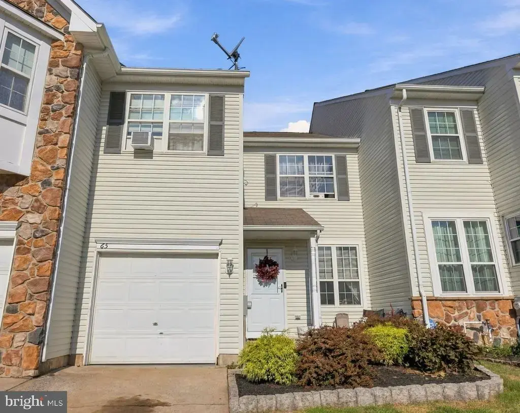 65 Threadleaf Ter, BURLINGTON