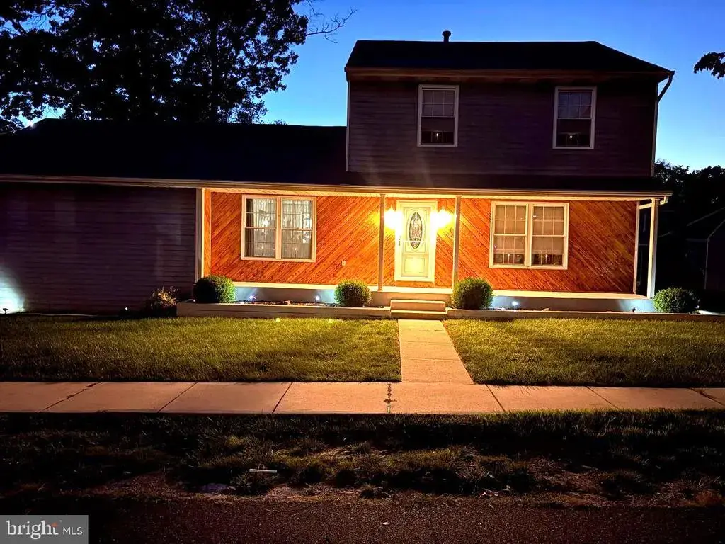487 Longwood Ave, WOODBURY
