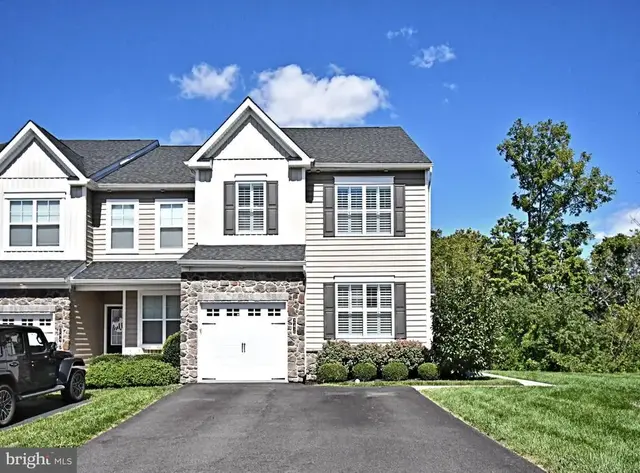 242 Hillstone Cir, Souderton
