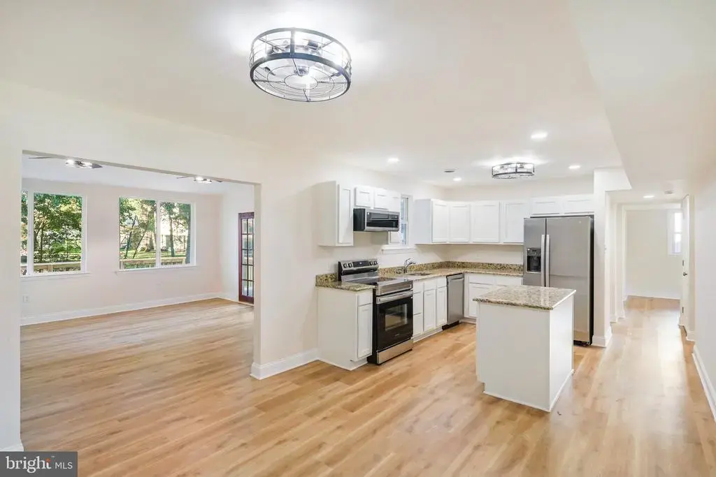 93 S Skyward Dr, NEWARK