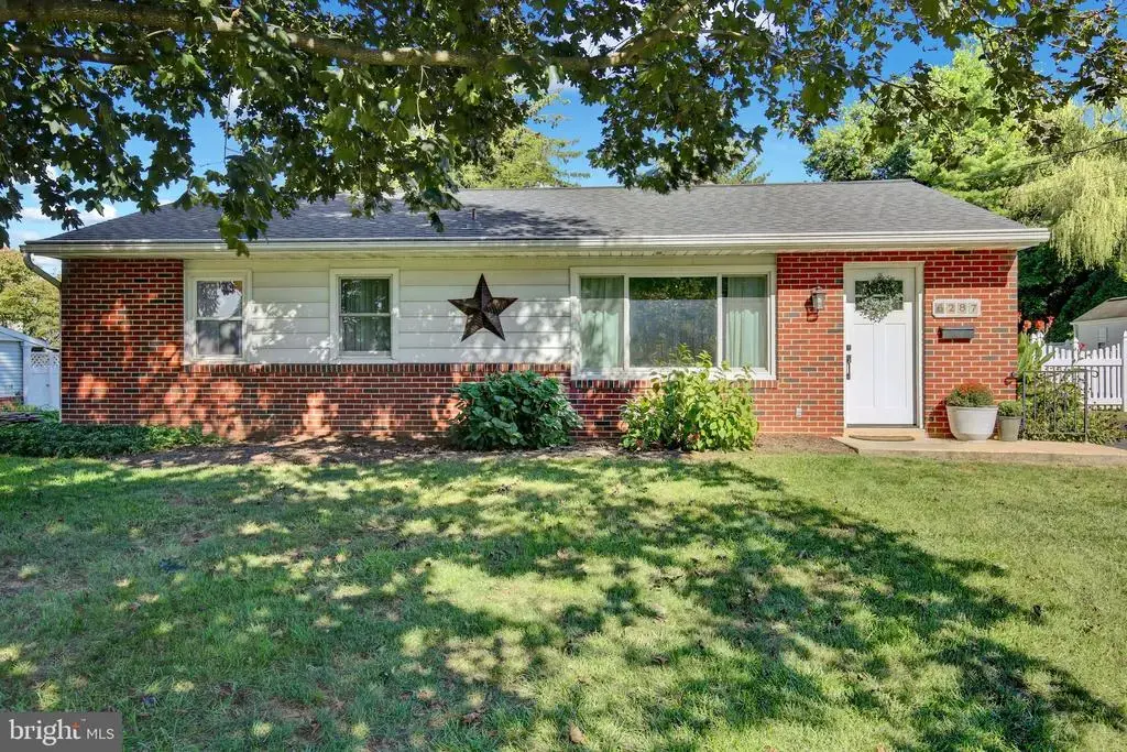 6287 Carpenter St, EAST PETERSBURG