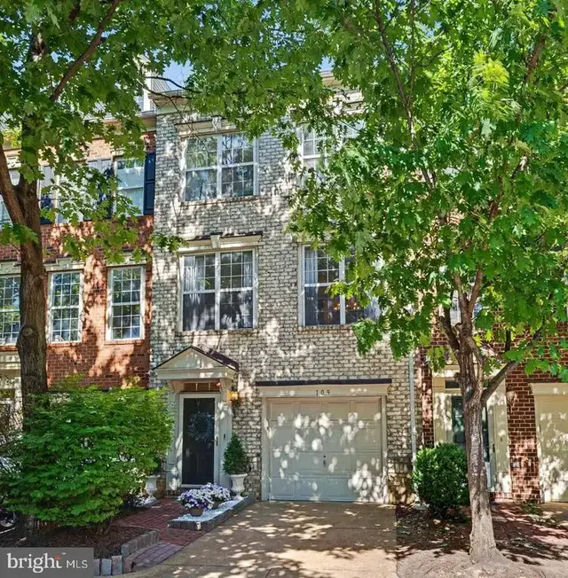109 Martin Ln, Alexandria