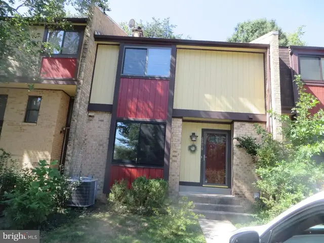 6896 Deer Run Dr, Alexandria