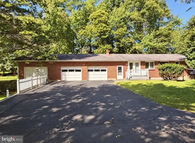 1814 Church Rd, Hummelstown