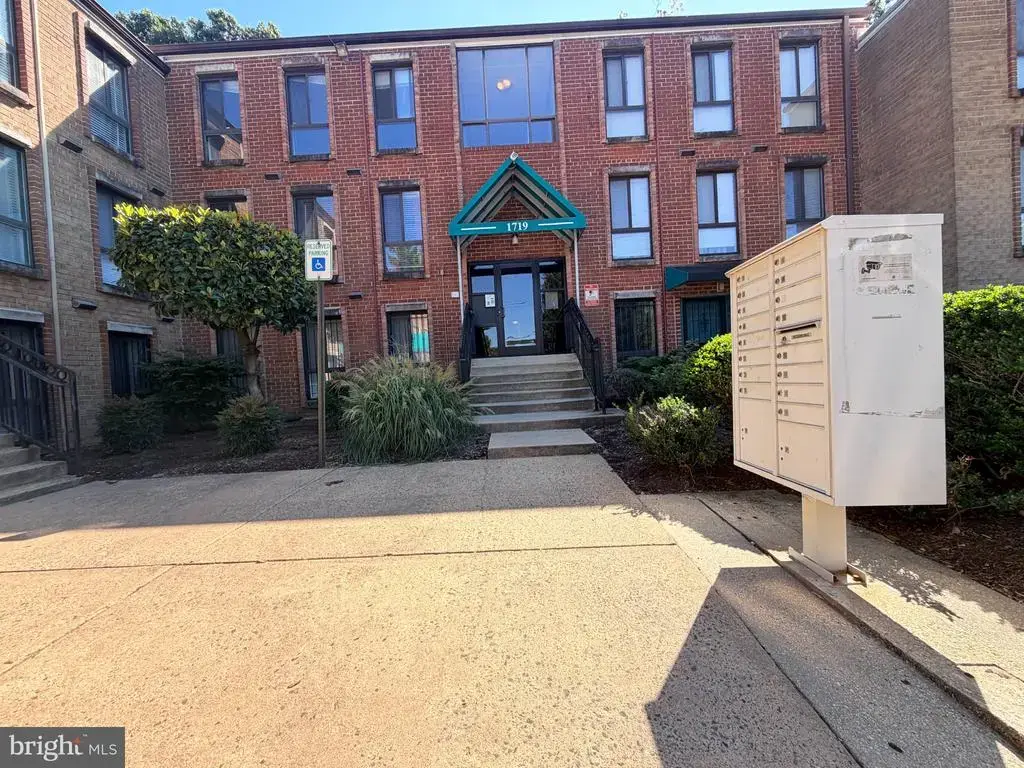 1719 Gainesville St Se #301, WASHINGTON