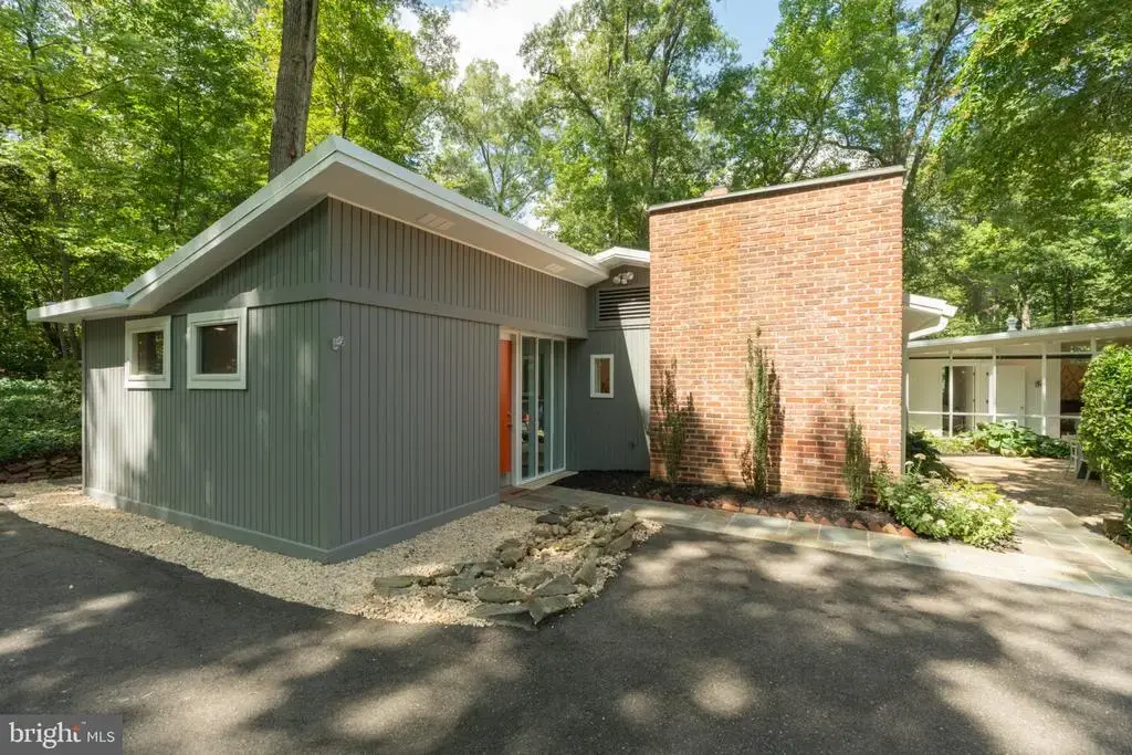 7216 Stafford Rd, ALEXANDRIA