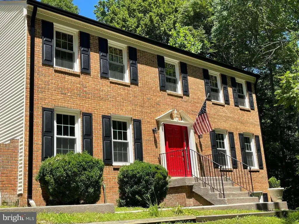 8104 Whitting Dr, MANASSAS