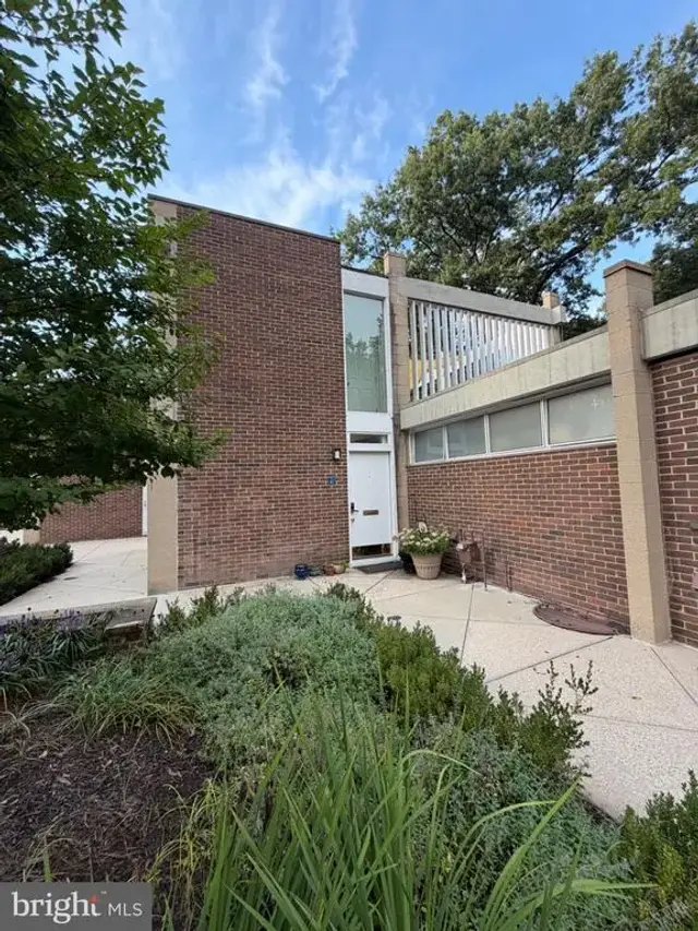 11547 Maple Ridge Rd, Reston
