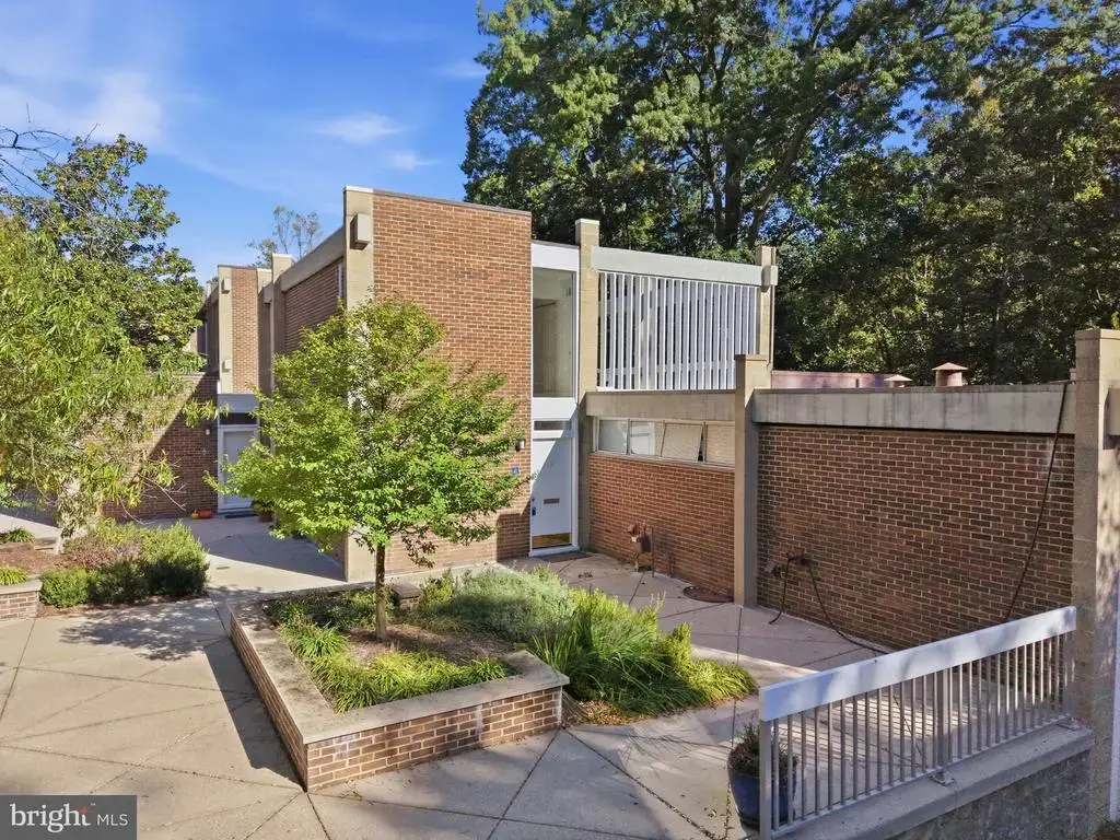 11547 Maple Ridge Rd, RESTON