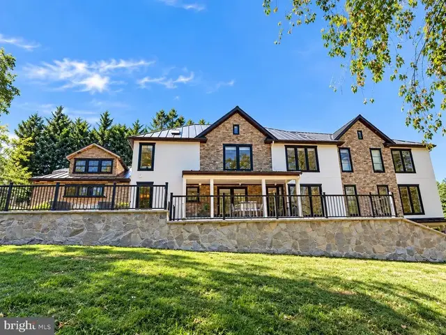 6340 Old Dominion Dr, Mclean