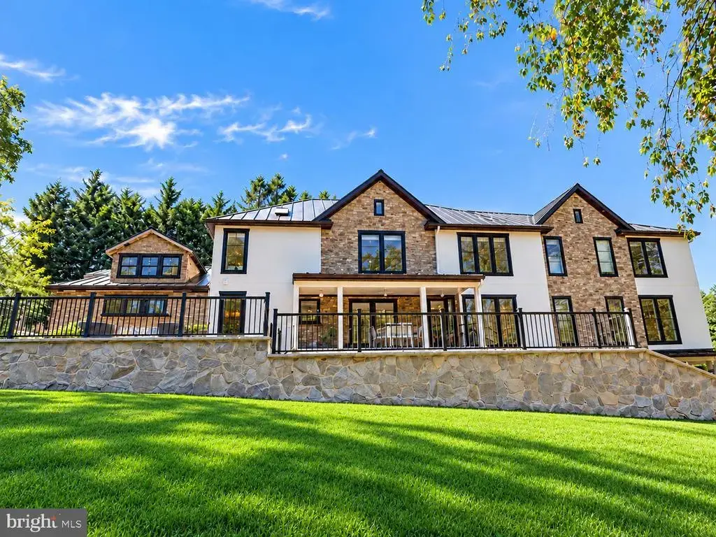 6340 Old Dominion Dr, MCLEAN