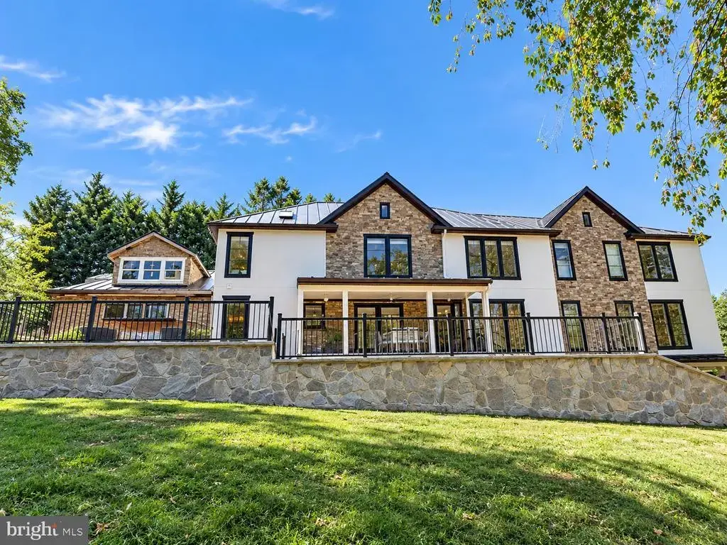 6340 Old Dominion Dr, MCLEAN