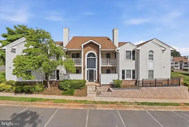 105 Westwick Ct #6, Sterling