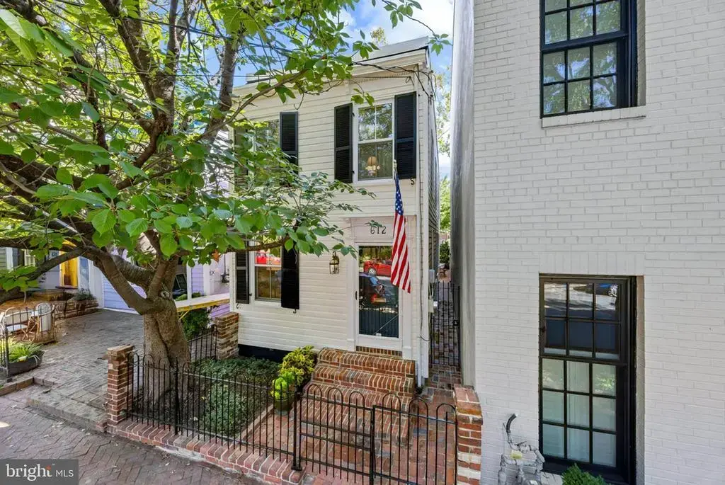 612 S Saint Asaph St, ALEXANDRIA