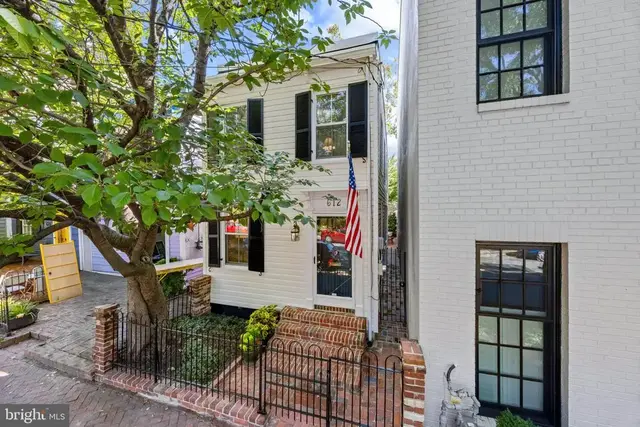 612 S Saint Asaph St, Alexandria