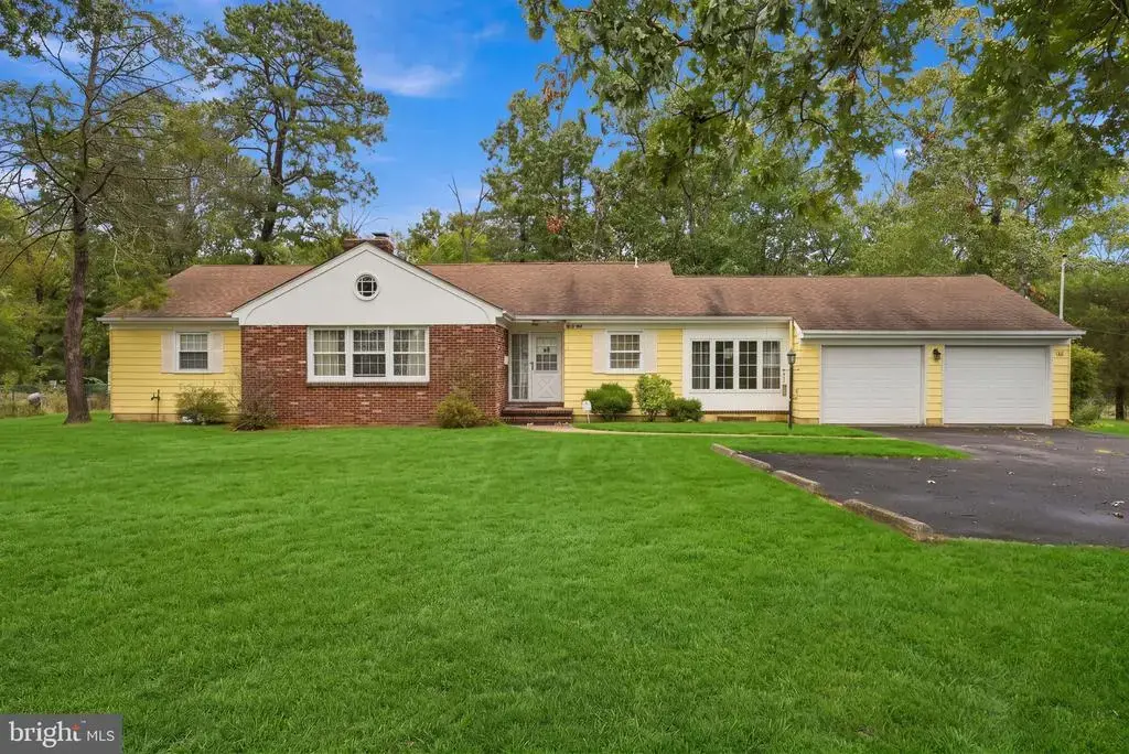 81 N Sharp St, MILLVILLE