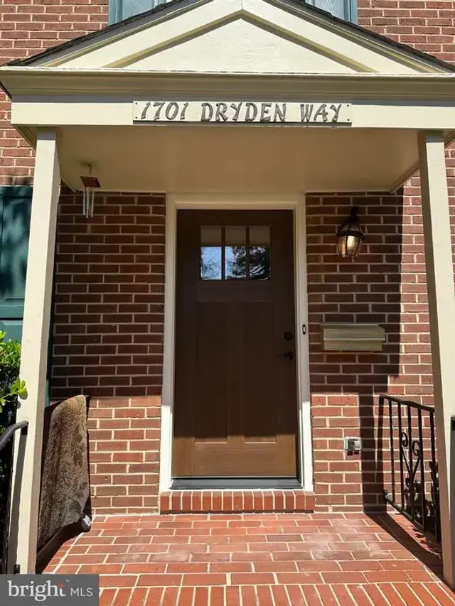 1701 Dryden Way, Crofton