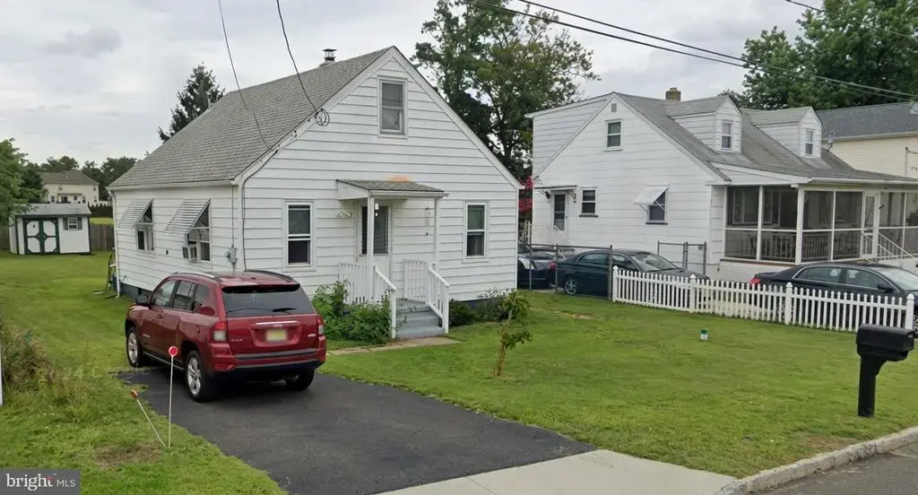 20 Goodyear Ln, BURLINGTON