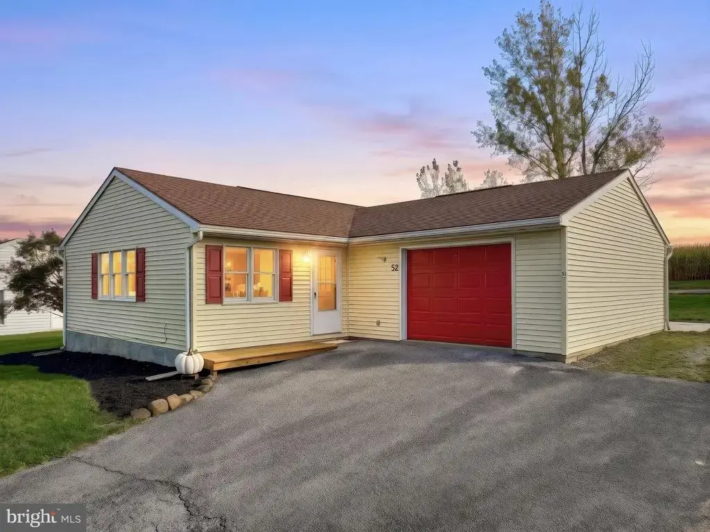 52 Sedgwick Dr, EAST BERLIN