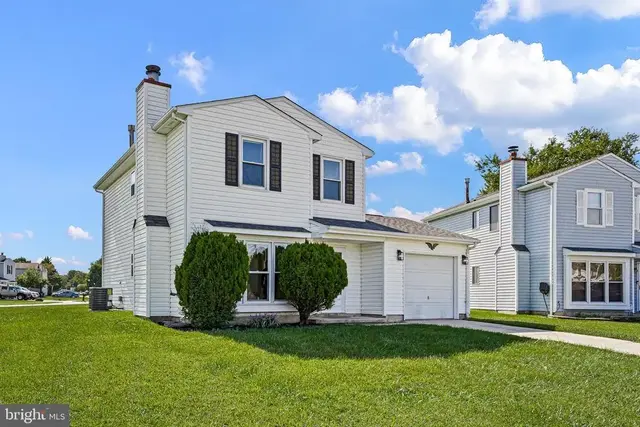 8 Bergen Ct, Newark
