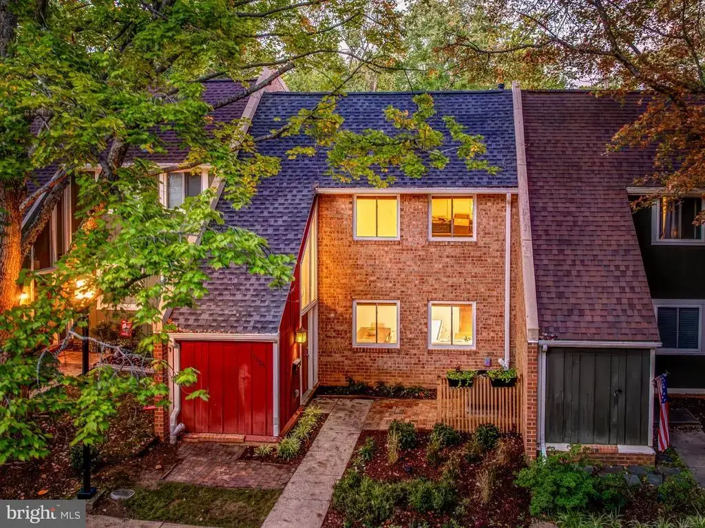 1425 Greenmont Ct, RESTON