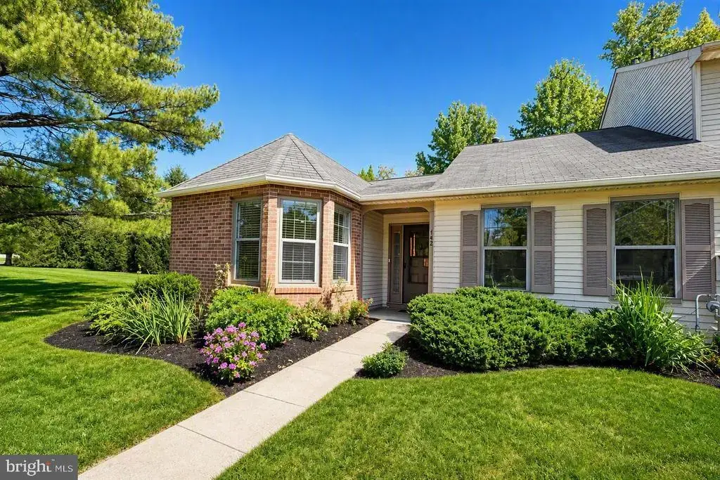 142 Tynemouth Ct, ROBBINSVILLE