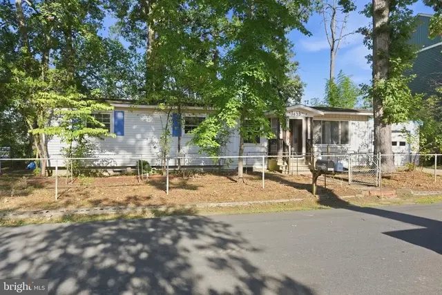 1623 Shady Side Dr, Edgewater