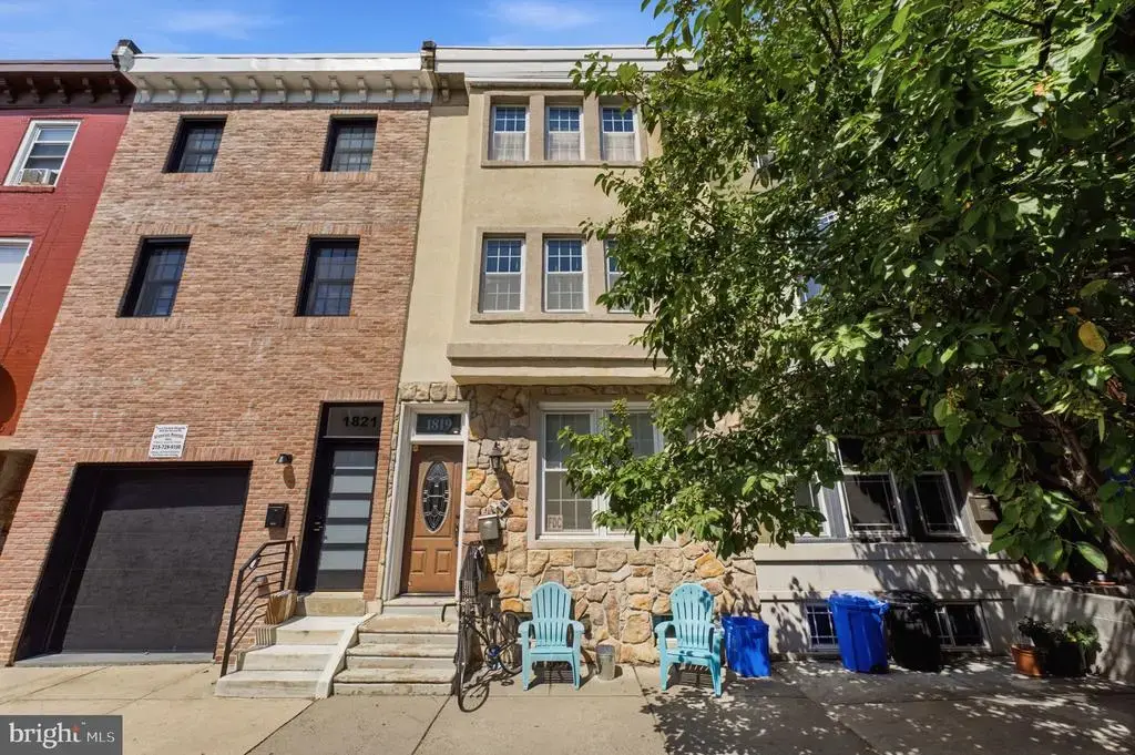 1819 Christian St, PHILADELPHIA