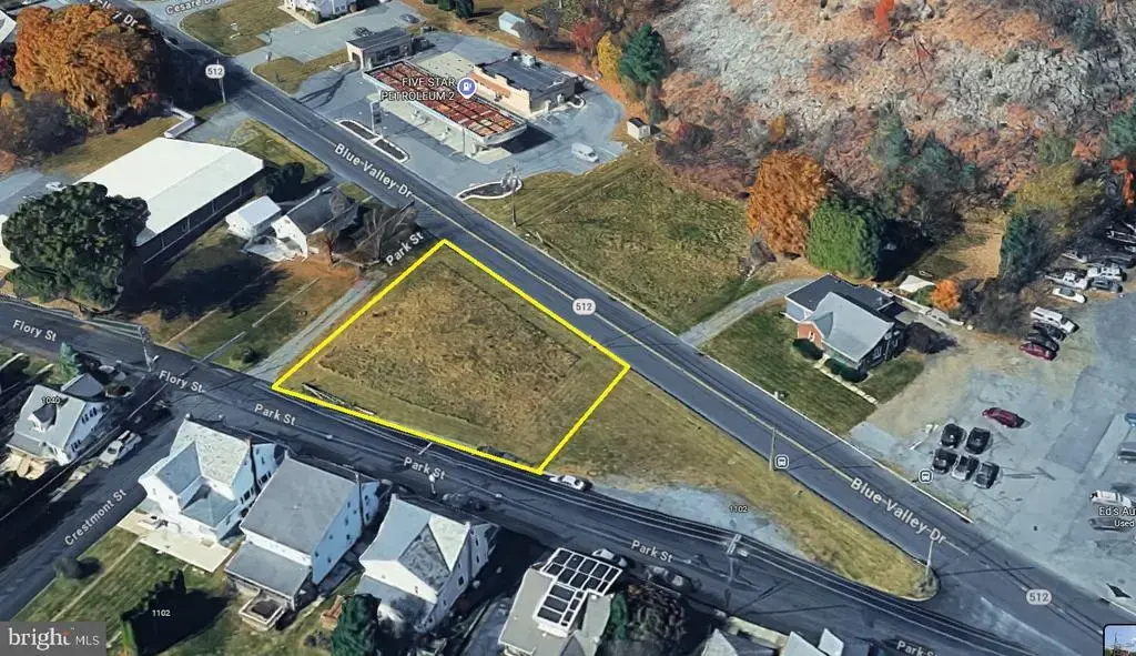 1100 Blue Valley Dr, PEN ARGYL