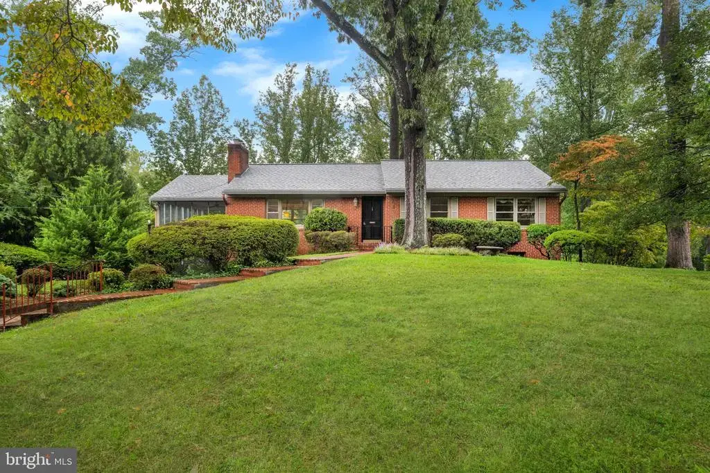6450 Queen Anne Ter, FALLS CHURCH