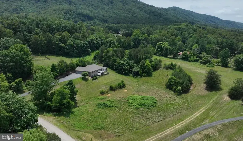 White Tail Dr, ROANOKE