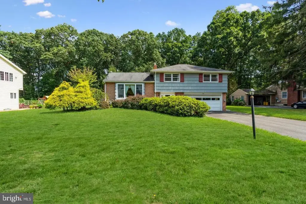 318 Oak Ln, PRINCETON JUNCTION