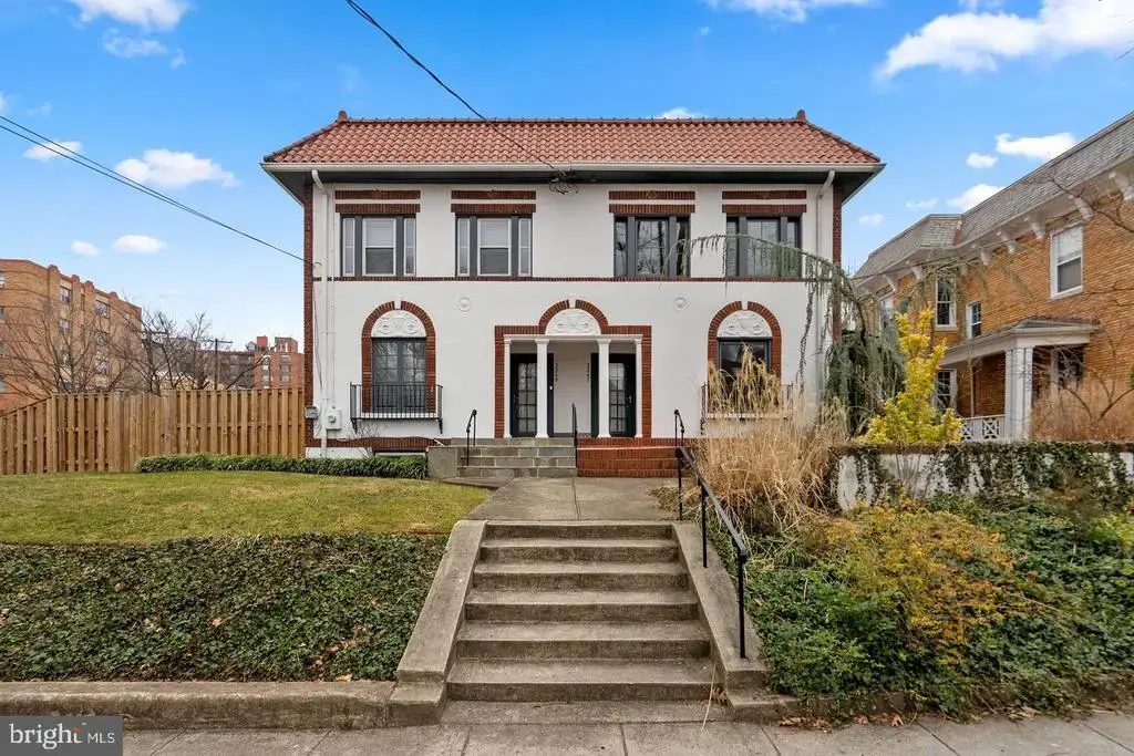 3247 38th St Nw, WASHINGTON