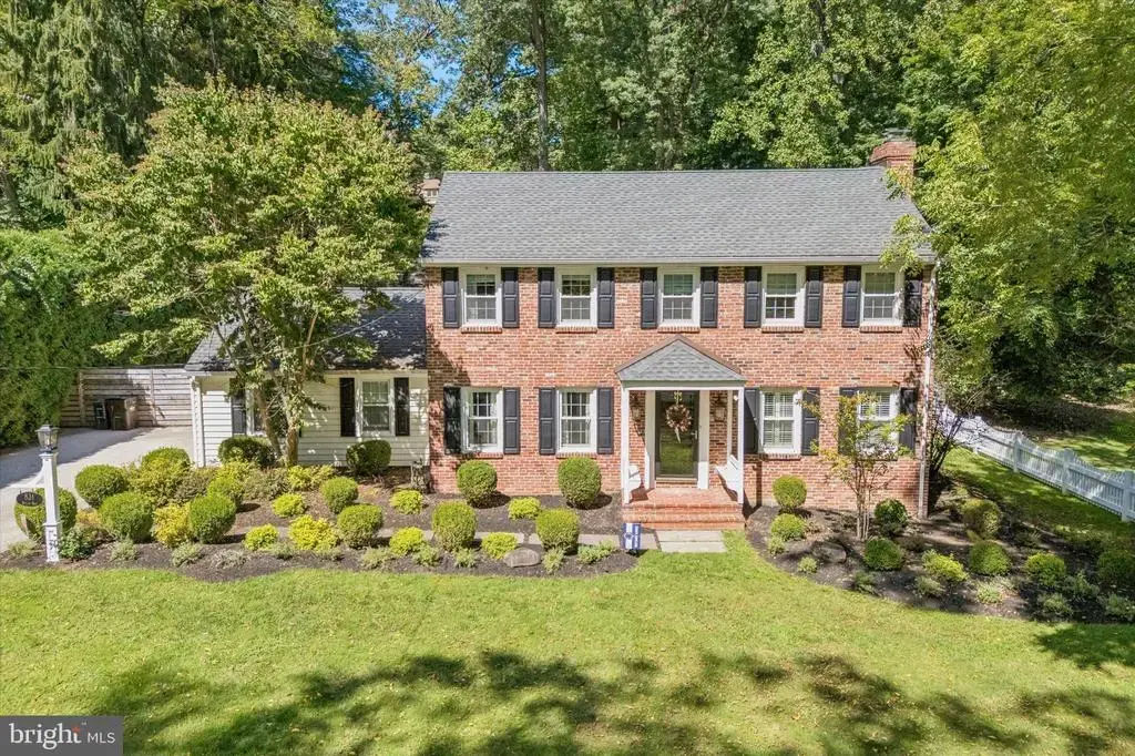 831 Hollow Rd, WAYNE