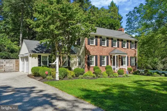 831 Hollow Rd, Wayne