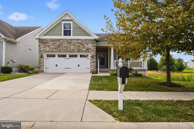 158 Silver Maple Rd, Middletown