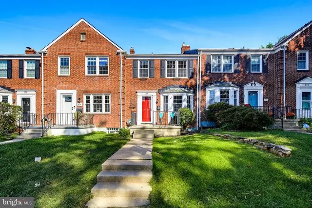 216 Stevenson Ln, Baltimore