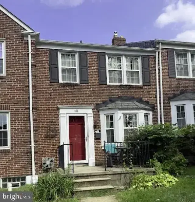 216 Stevenson Ln, Baltimore