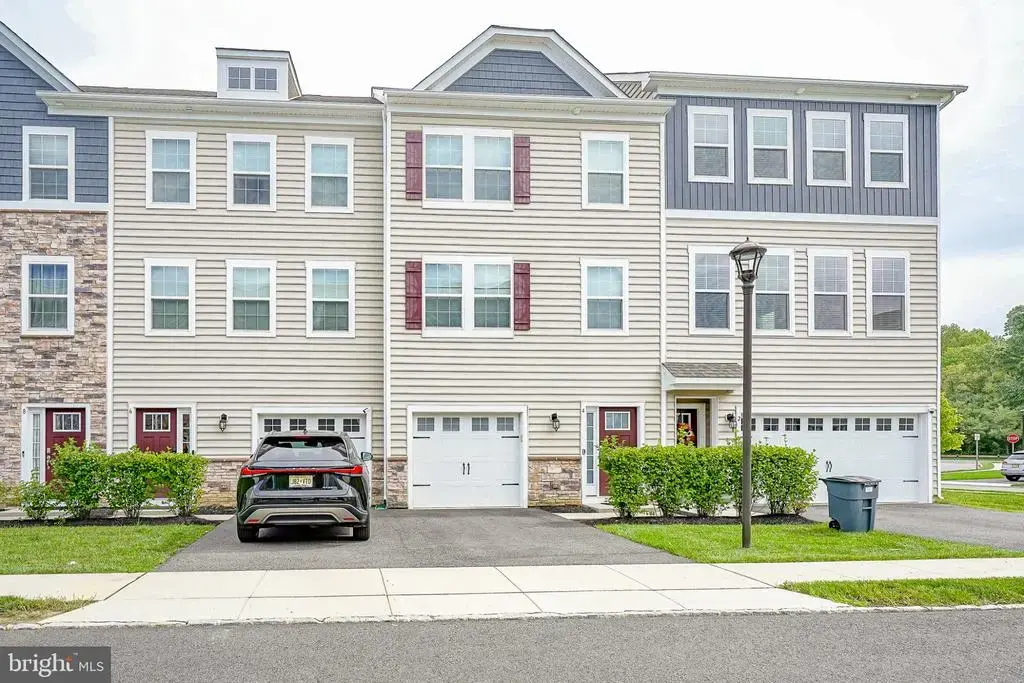 4 Venice Ln, MOUNT LAUREL