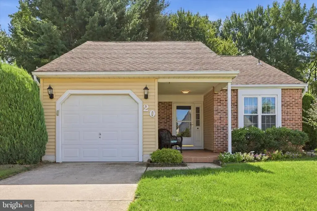 20 Falmouth Dr, MOUNT LAUREL