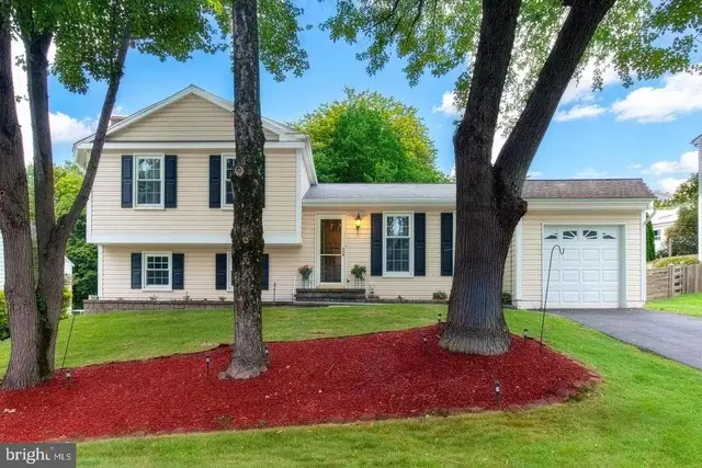 13626 Old Dairy Rd, Herndon