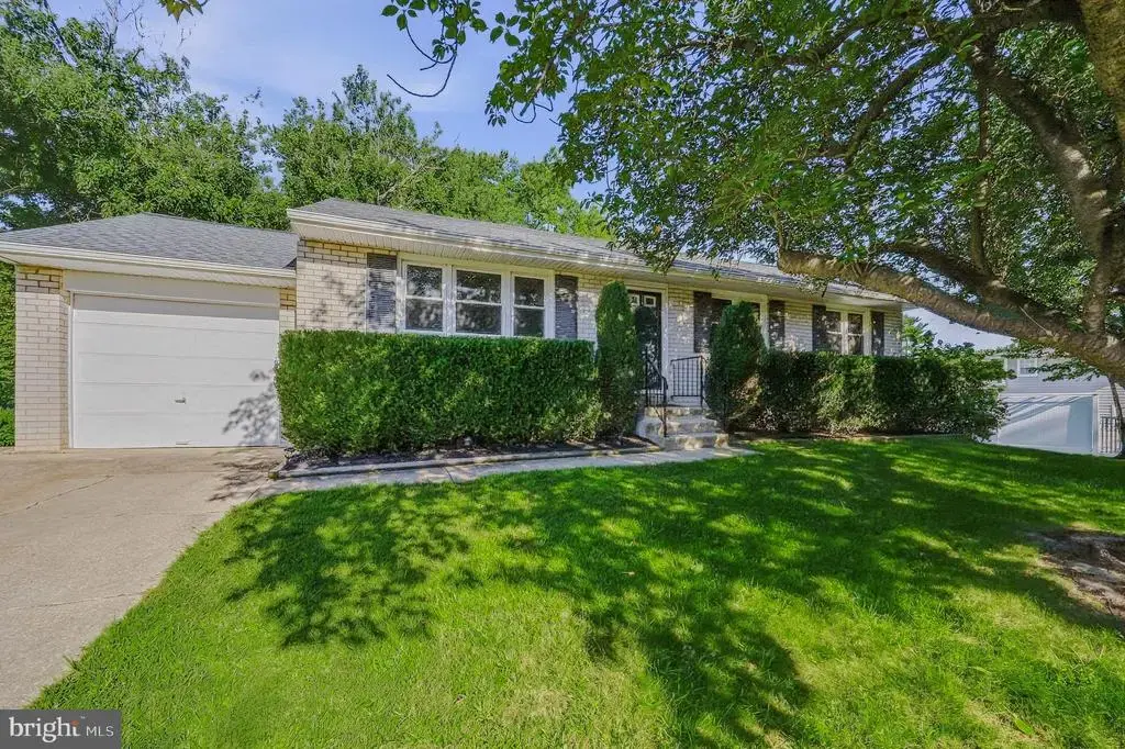 13 Cornwall Dr, NEWARK