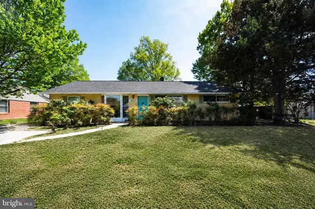 4807 Flower Ln, Alexandria