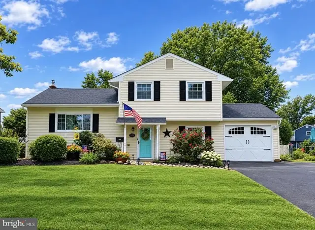 232 Midway Dr, Morrisville