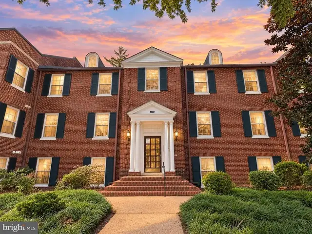 400 Commonwealth Ave #203, Alexandria