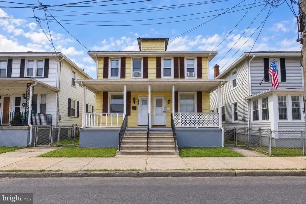 240 Filmore St, RIVERSIDE