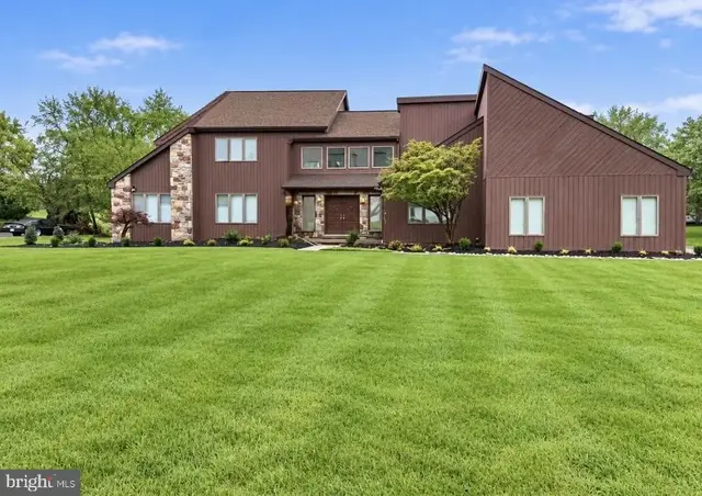 71 Hidden Cove Dr, Southampton